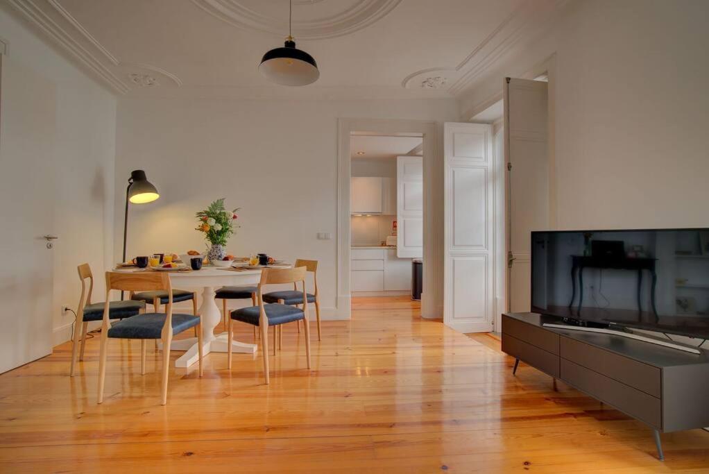 Tracey & Neill's Place In Principe Real Apartment Lissabon